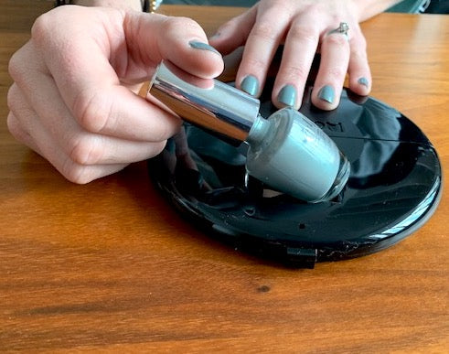 How to use up the last bit of nail polish